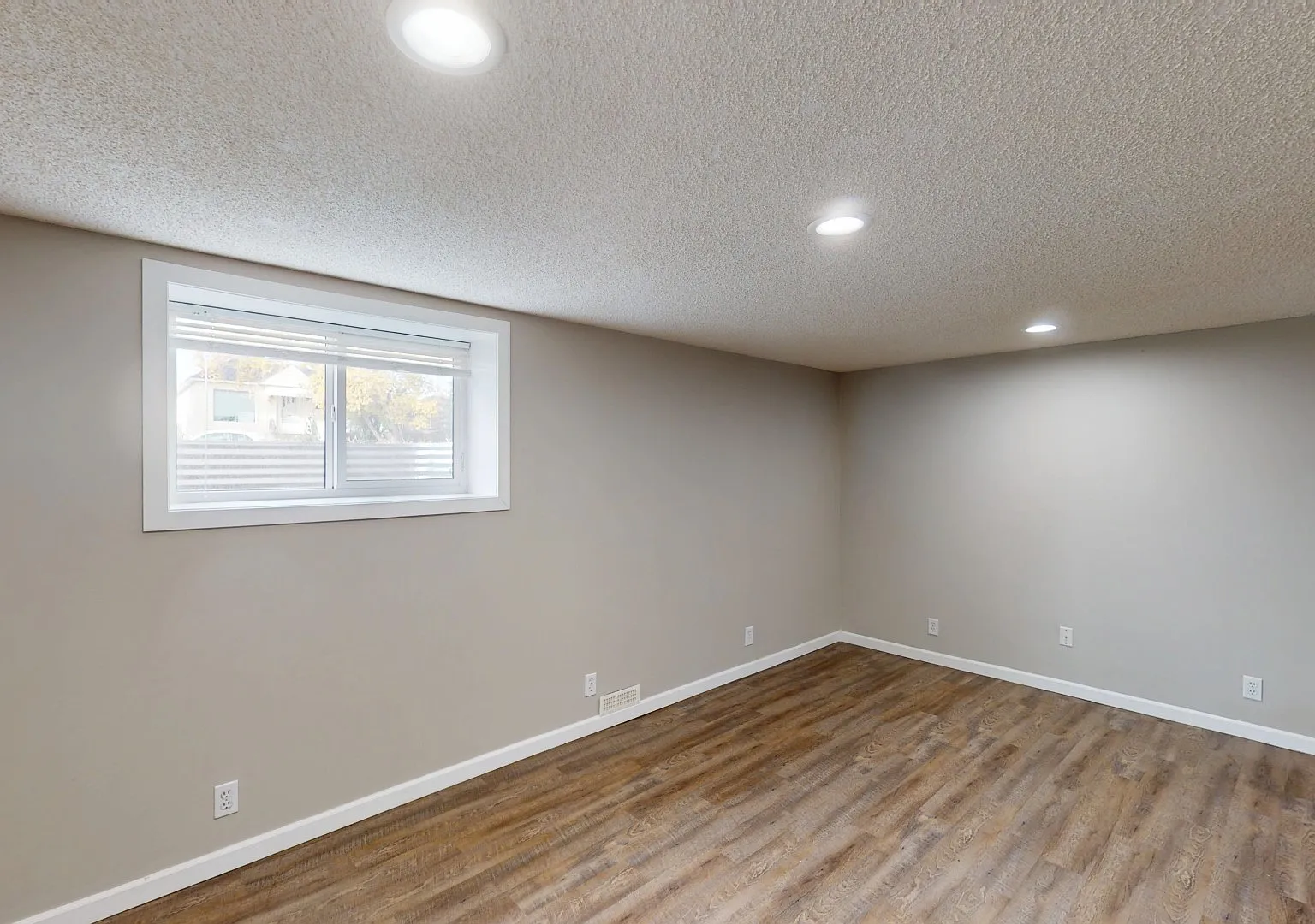 1516 46 Street SE — Photo 4