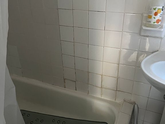2nd image of 3 Phillips St APT 8