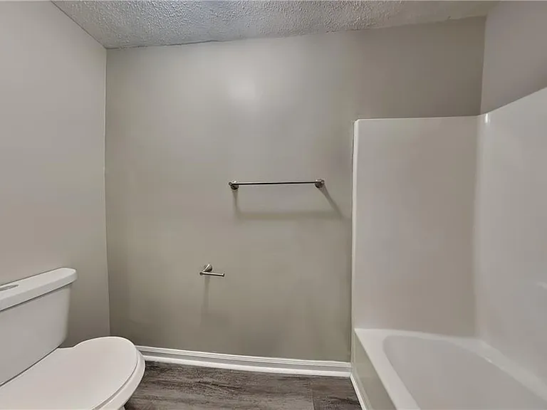 4523 Hickory Grove Dr NW — Photo 10