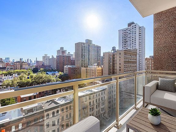 2nd image of 15 W 96th St #15B