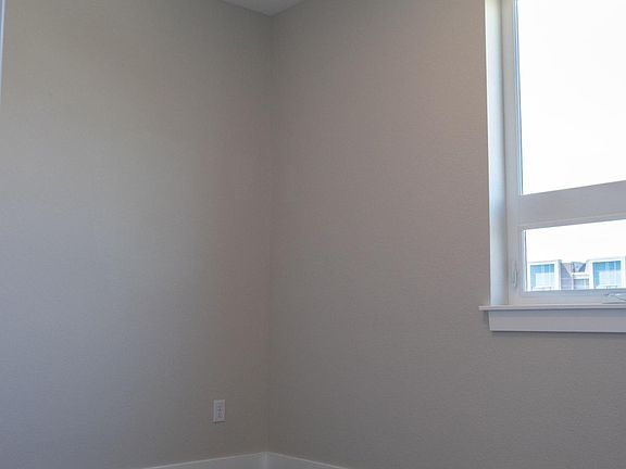 3rd image of 1739 N Irving St #101
