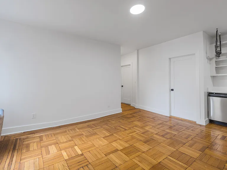 624 W 176th St #38 — Photo 6