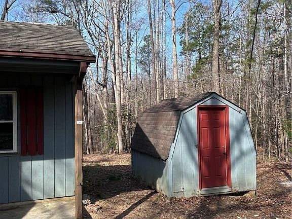 3rd image of 8106 Claystreet Rd