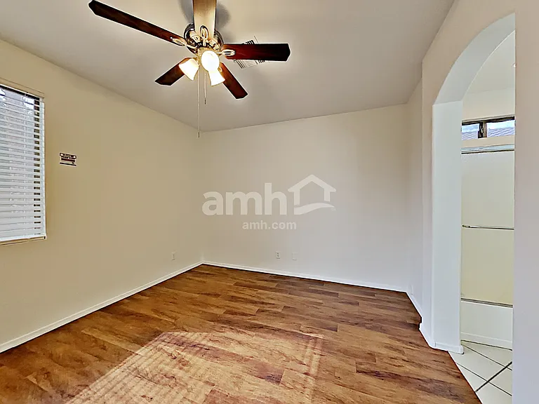 9427 W Potter Dr — Photo 10