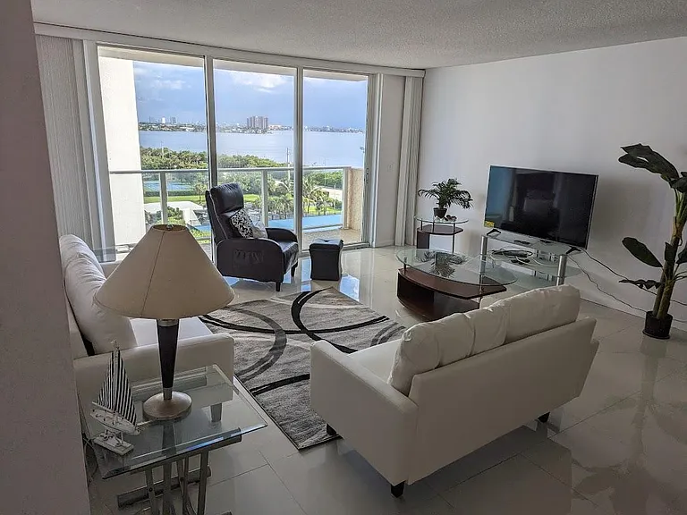 5440 N Ocean Dr #705 — Photo 4