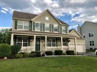 341 Shadow Hill Dr, Elgin, IL 60124