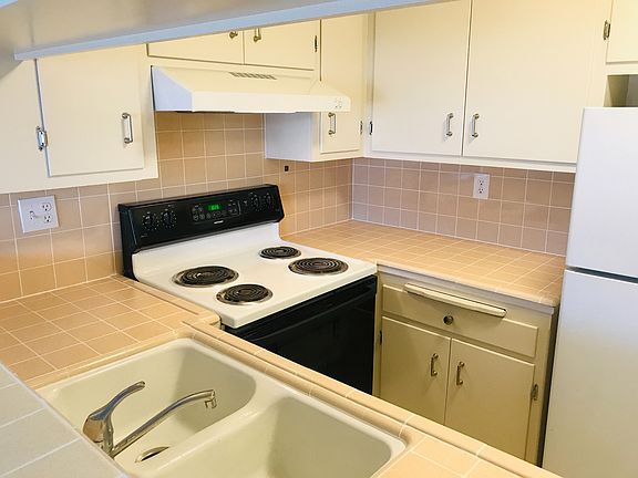 4th image of 1360 Jefferson St APT 10