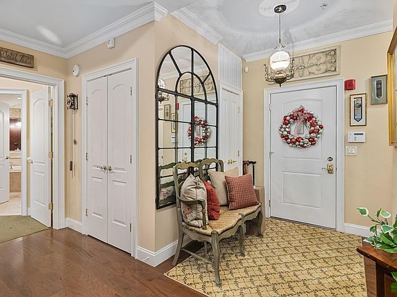 5th image of 370 Trotting Ln #370