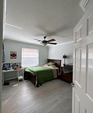 4th image of 18631 SW 39th St #1
