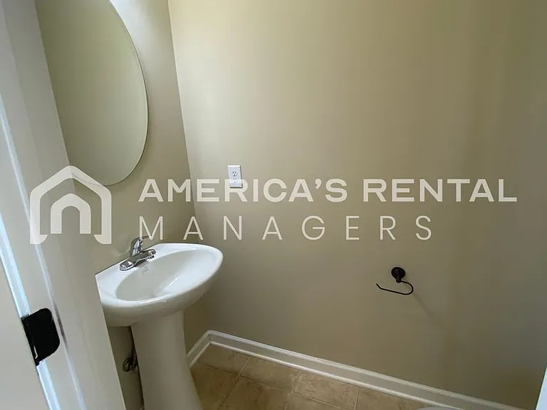 133 The Heights Dr — Photo 6