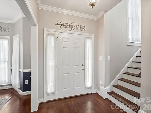 5th image of 1009 Millwright Ln