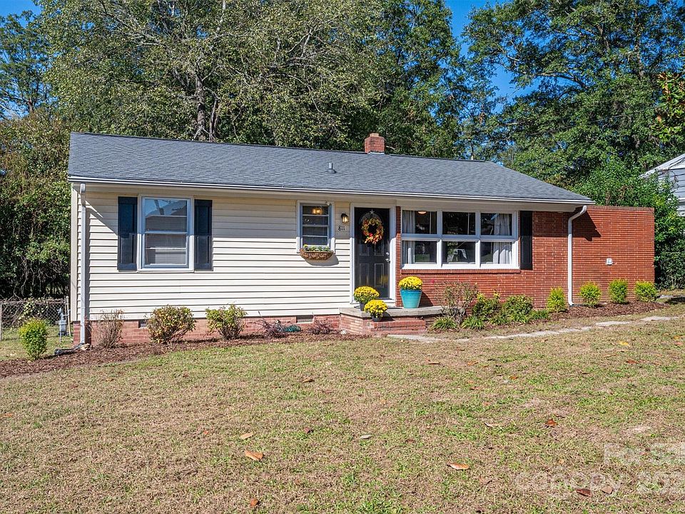 1st image of 811 Laurel Ln