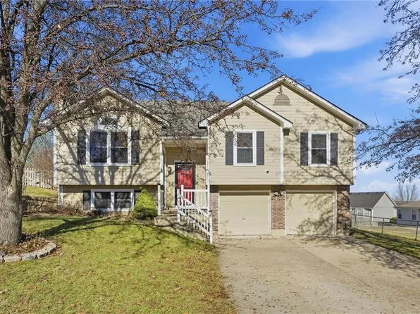 1214 SW Windcrest Ct, Grain Valley, MO 64029