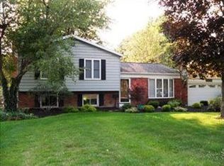 6792 Fitch Rd, Olmsted Township, OH 44138