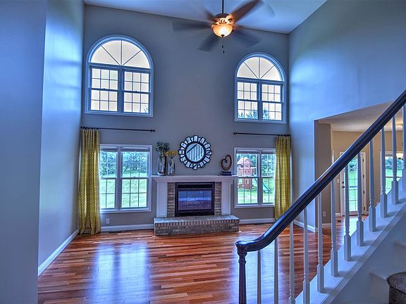 4th image of 53443 Pine Brook Dr