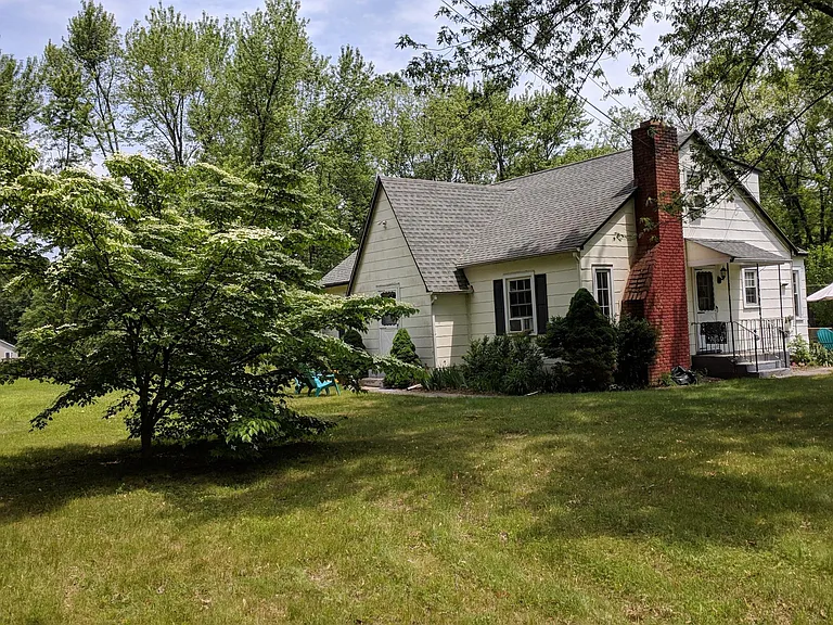 Grove St — Photo 1