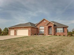 4165 Water Oak Ln, Smithton, IL 62285