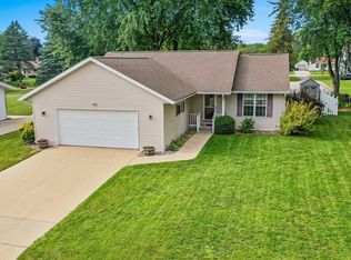 419 Nancy Ln, Pulaski, WI 54162