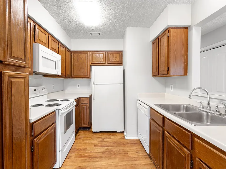 104 Mosscliff Cir #8 — Photo 6