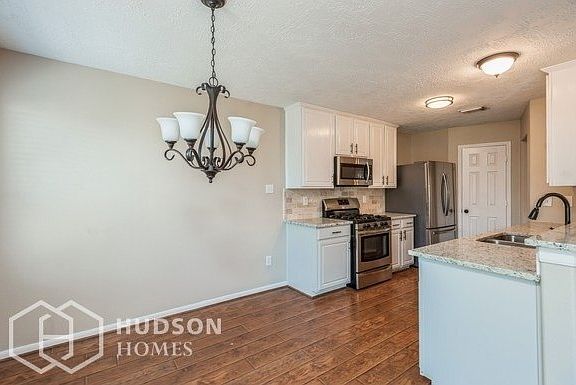 3rd image of 11819 Elizabeth Ct