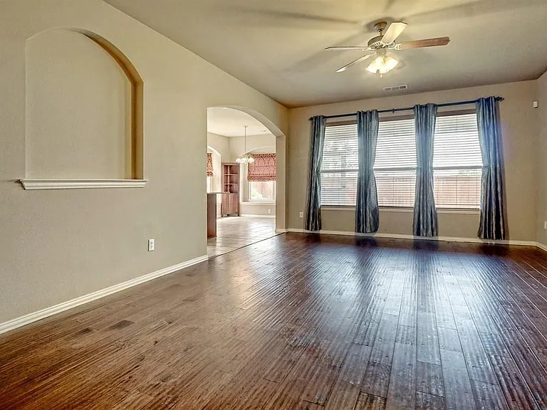 4561 Grassy Glen Dr — Photo 7