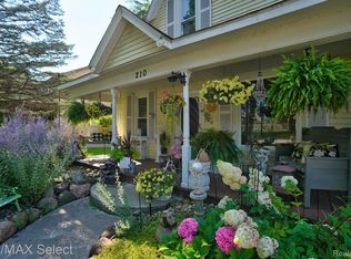 210 Mill St, Flushing, MI 48433