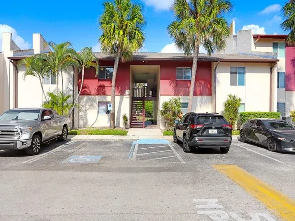 3821 S LAKE DRIVE #223, TAMPA, FL 33614