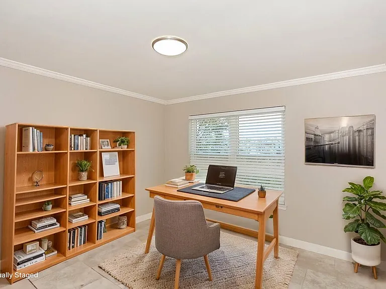 1110 Hampton Dr — Photo 14
