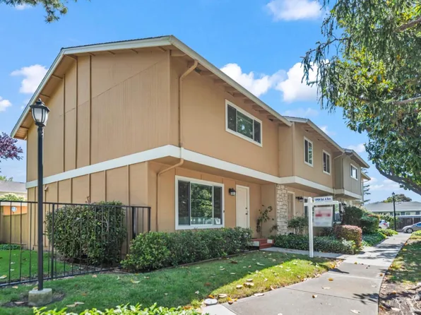 26 Saw Mill Ct, Mountain View, CA 94043