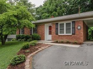 7 Brookshire Ext, Asheville, NC 28803