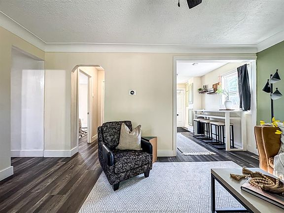4th image of 2392 Louis Ave