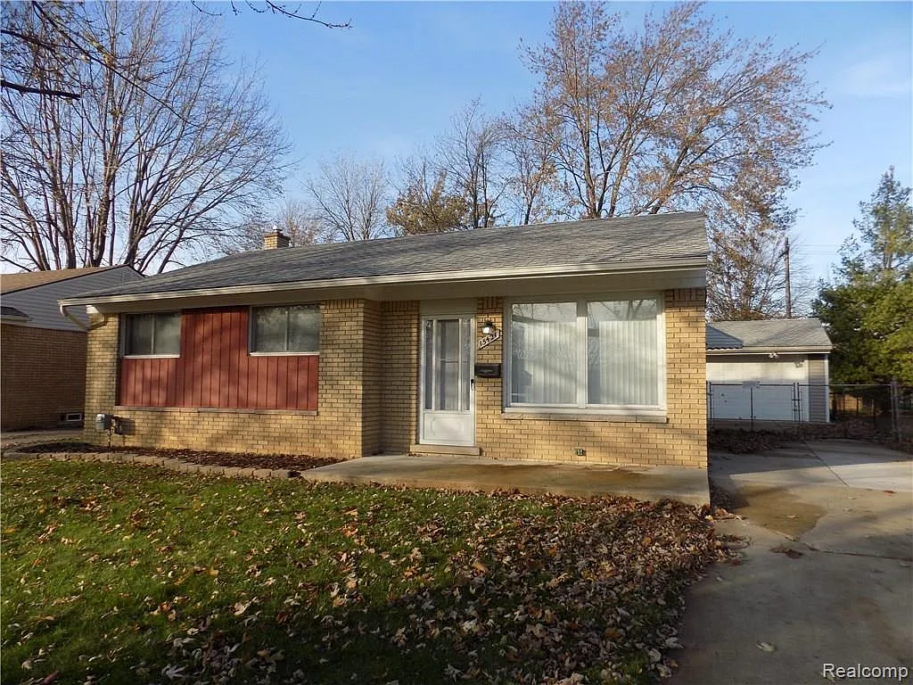 15421 Roycroft St photo 1