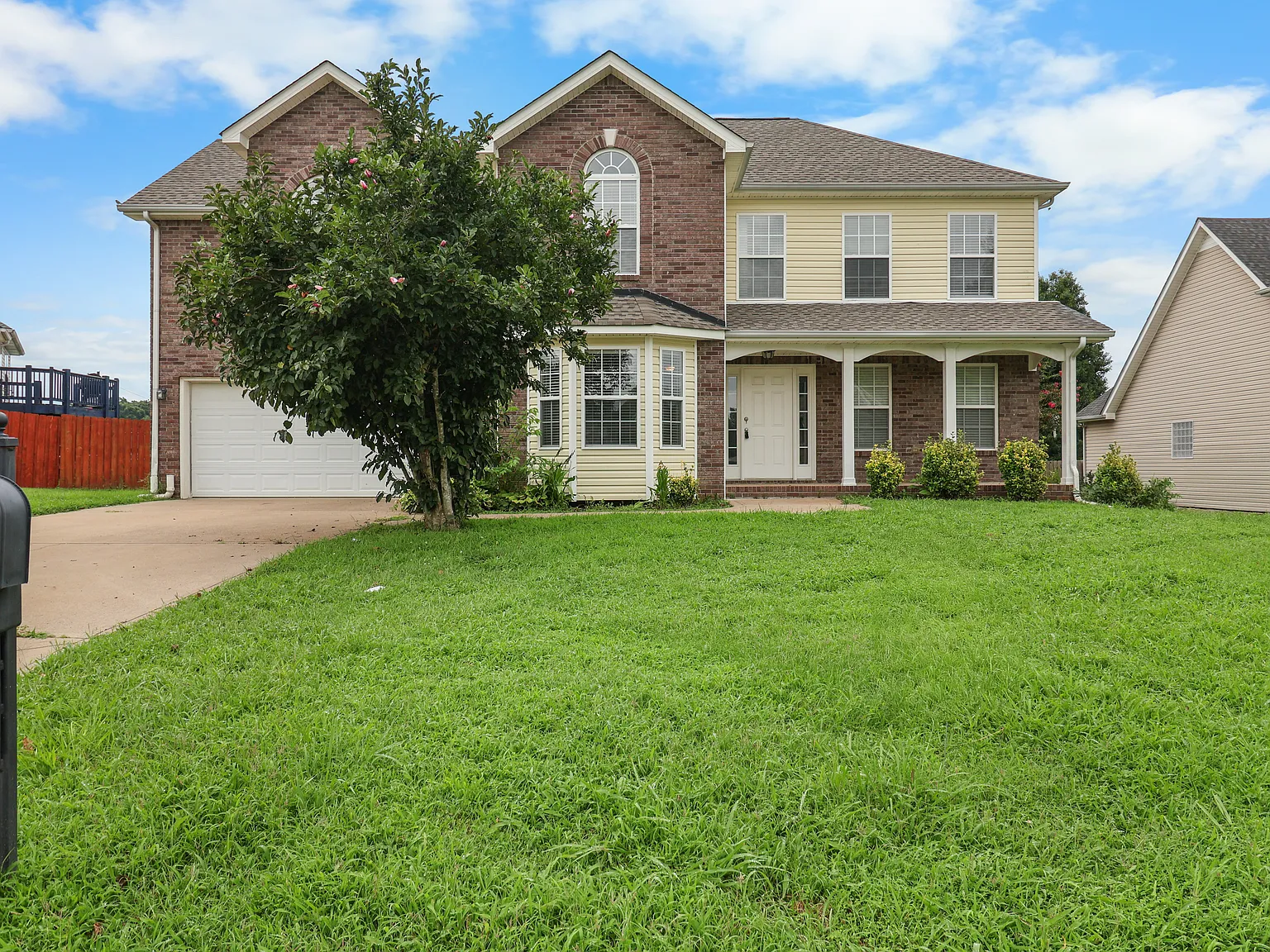 3 bed, 2.5 bath, 2248 sqft, $1,950 — Photo 2