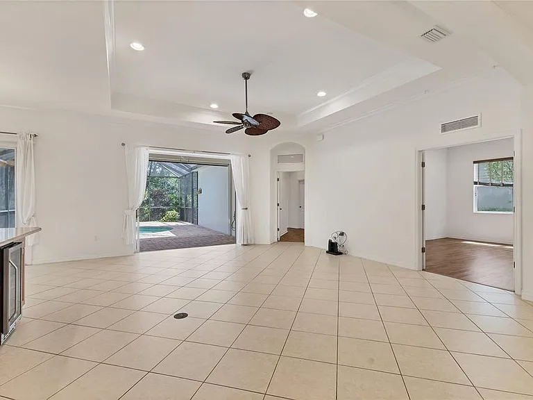 7236 Lismore Ct — Photo 6