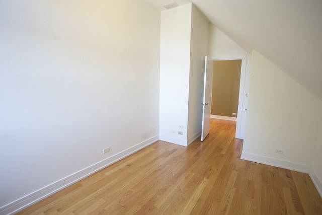 1st image of 3023 N Oakley Ave #G06c