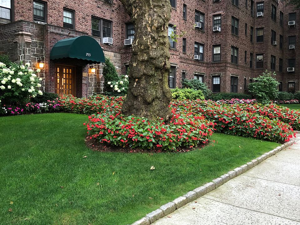 1st image of 253 Garth Rd APT 1K