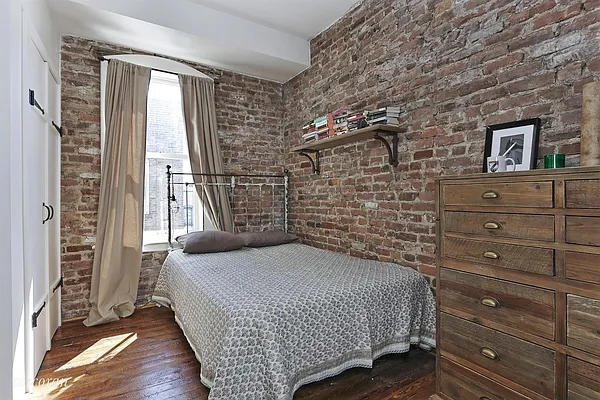 Sold by Corcoran | media 19