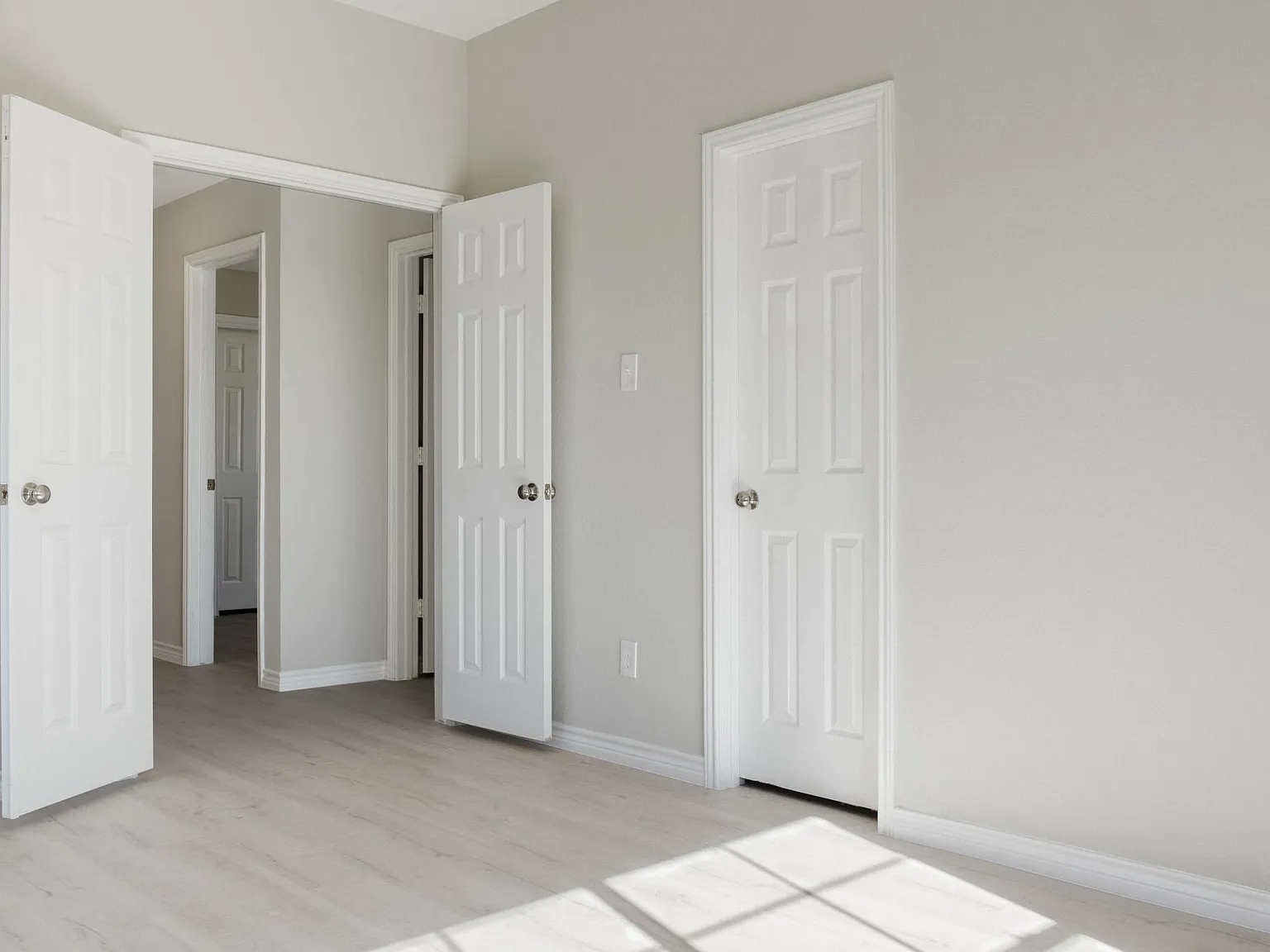 3 bed, 2.5 bath, 1422 sqft, $1,800 — Photo 3