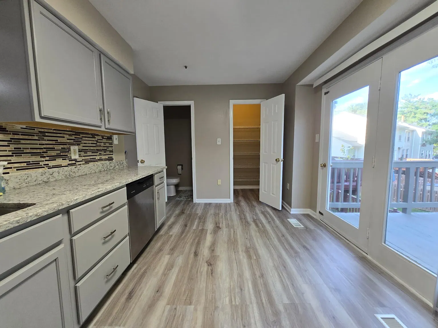 4 bed, 2.5 bath, 1450 sqft, $3,300 — Photo 3