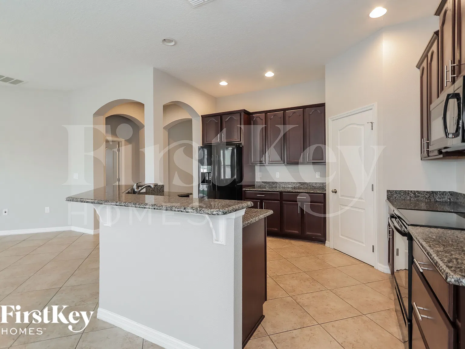 4 bed, 3.0 bath, 2415 sqft, $2,850 — Photo 4