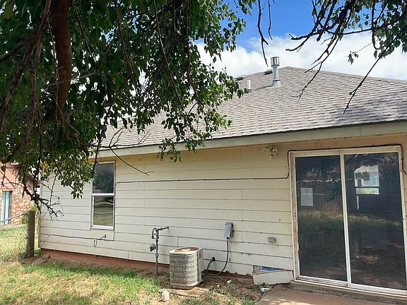 3rd image of 3105 Forestridge Dr