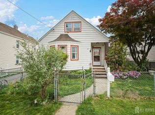 611 Pacific Ave, Perth Amboy, NJ 08861