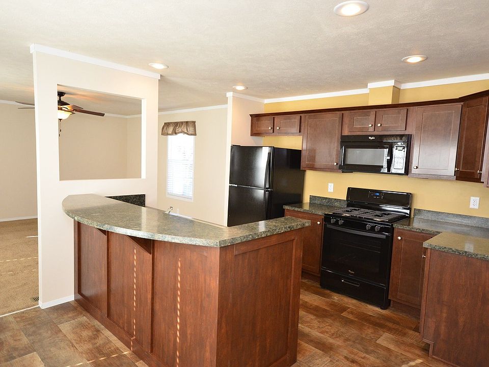 1st image of 2129 Arrowhead Dr #63