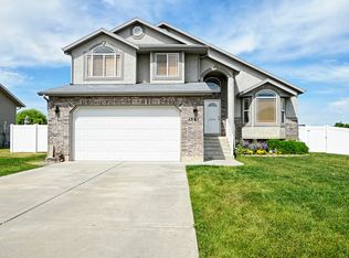 1581 N 2340 W, Clinton, UT 84015