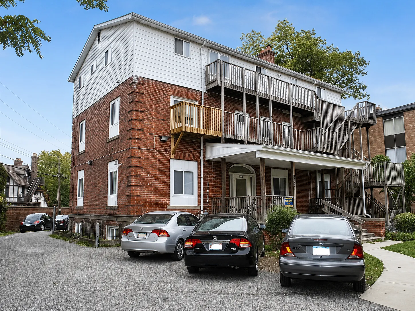 825 Tappan — Photo 3
