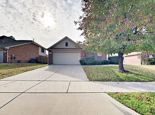 1261 Mountain Peak Dr, Haslet, TX 76052