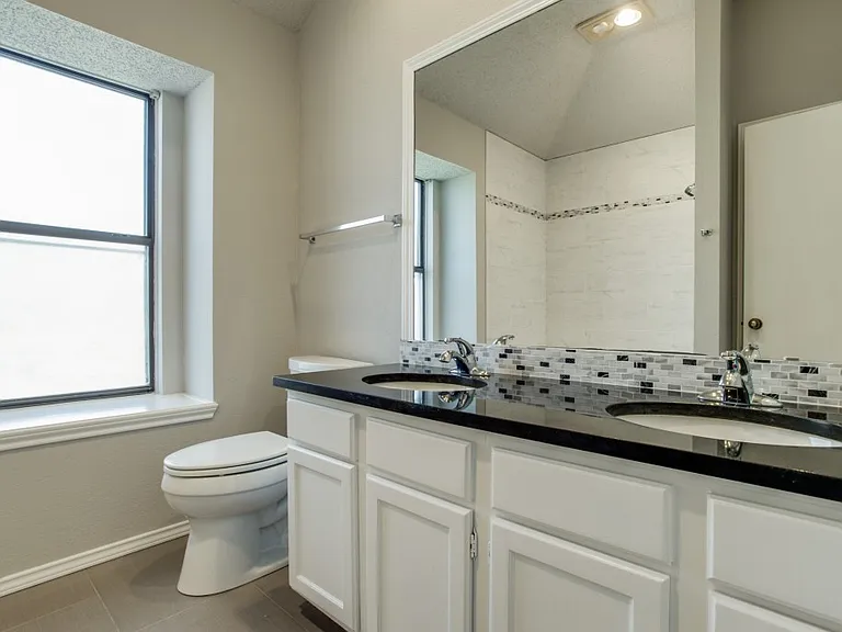 1305 Chicota Dr — Photo 10