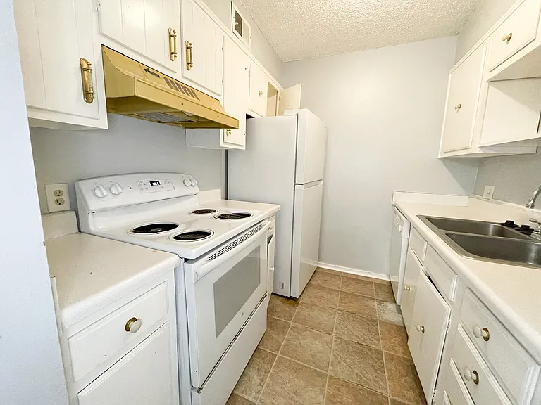 1208 Bush River Rd #A7-1 — Photo 10