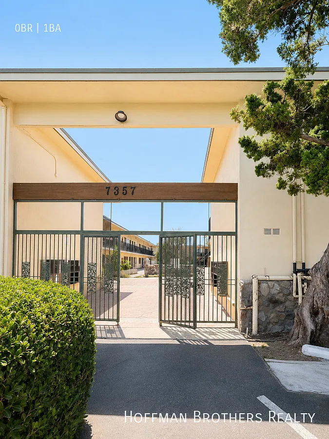 7357 Sepulveda Blvd Van Nuys, CA 91405 — Photo 3