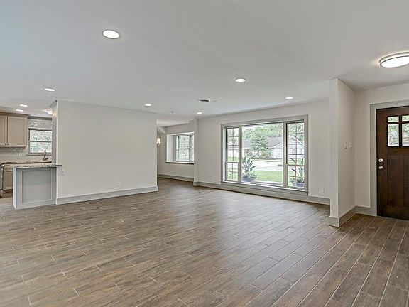 4th image of 1911 Stebbins Dr